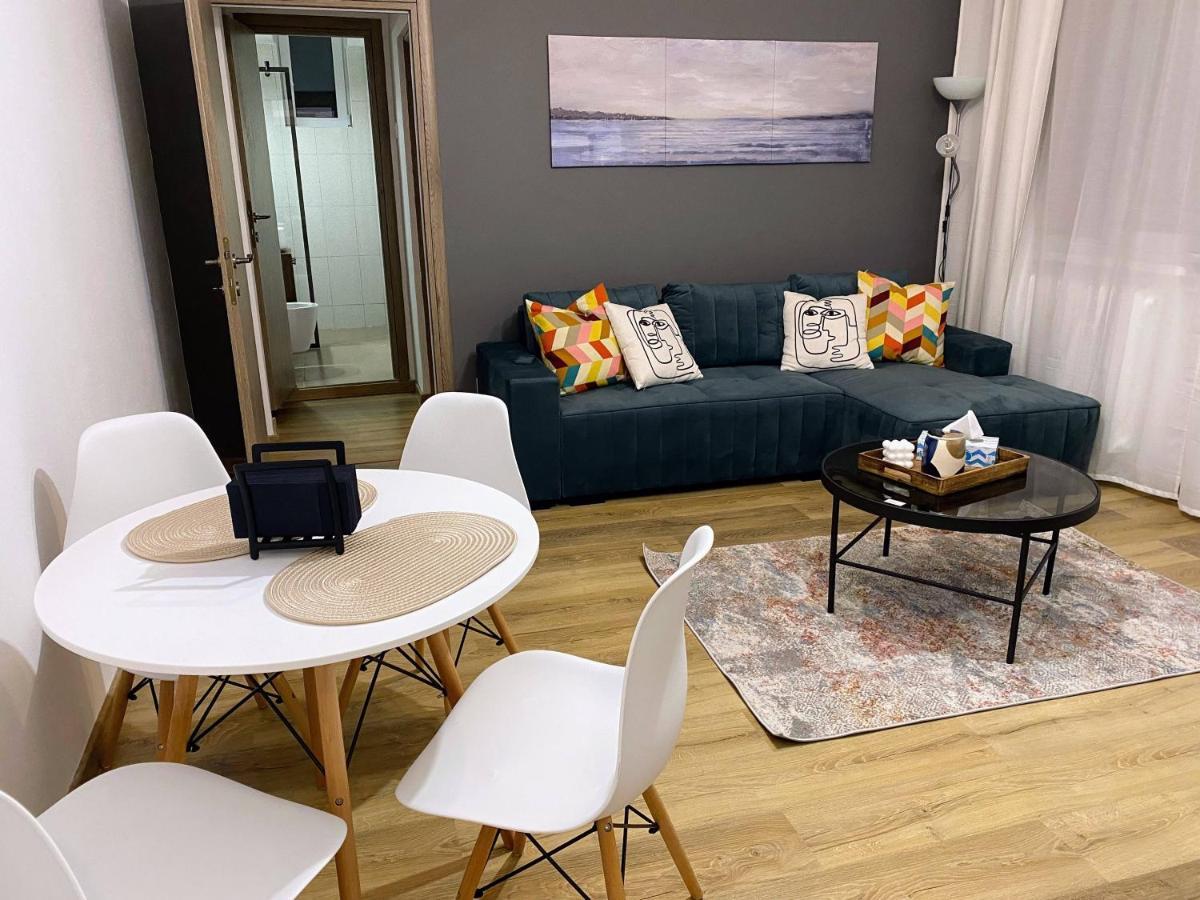 Cozy North Railway St - 4 Min Walk Apartment *